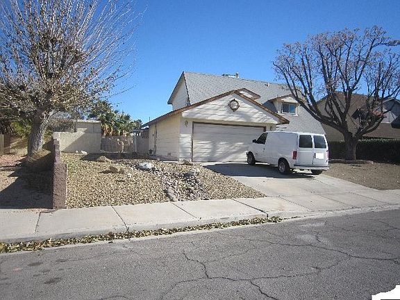 3rd image of 3092 Plaza St
