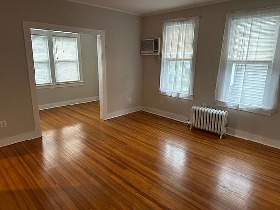 2nd image of 14 Laura Ave Unit 2