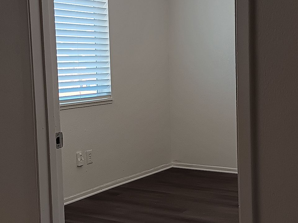 Front Bedroom

21230 Madre, Tehachapi