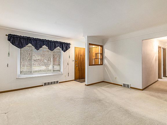 5th image of 31104 Robert Dr