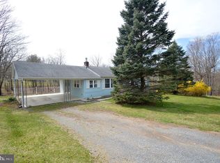 301 Funk Ln, Berkeley Springs, WV 25411