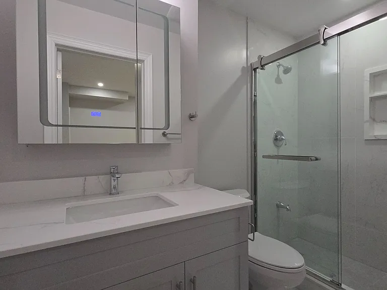 9474 Bayview Ave — Photo 5