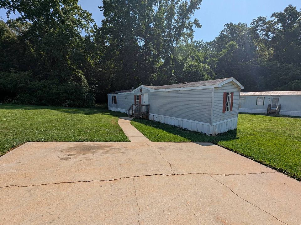 1st image of 111 Oakwood Dr
