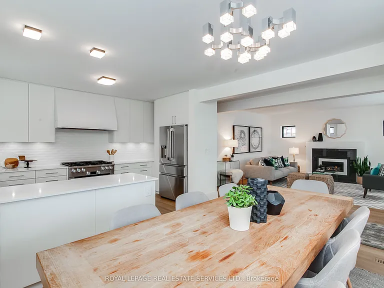 126 Hudson Dr — Photo 4
