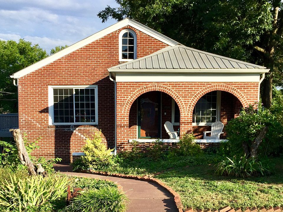 1st image of 2520 Underwood Pl