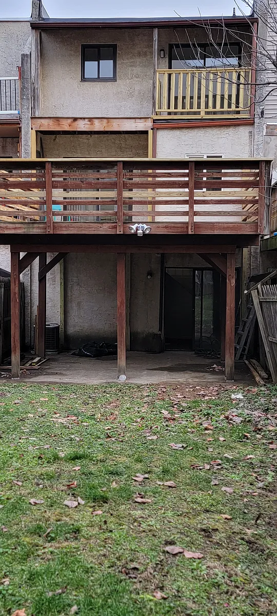 Building Photo - 406 Poplar St