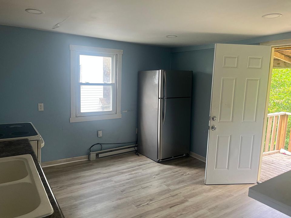 2nd image of 430 S 11th St #1C