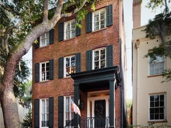 11 W Jones Street, Savannah, GA 31401