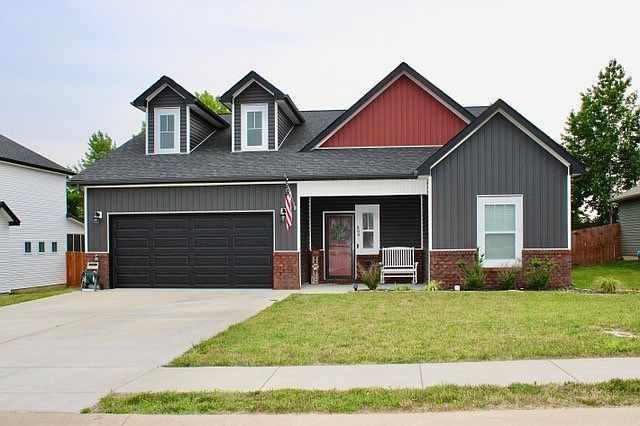 1st image of 600 Bassett Ln