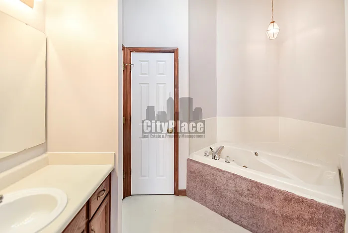 5439 Cotton Bay Dr W — Photo 22