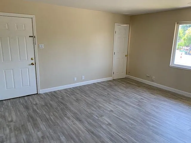 1295 Parkington Ave — Photo 5