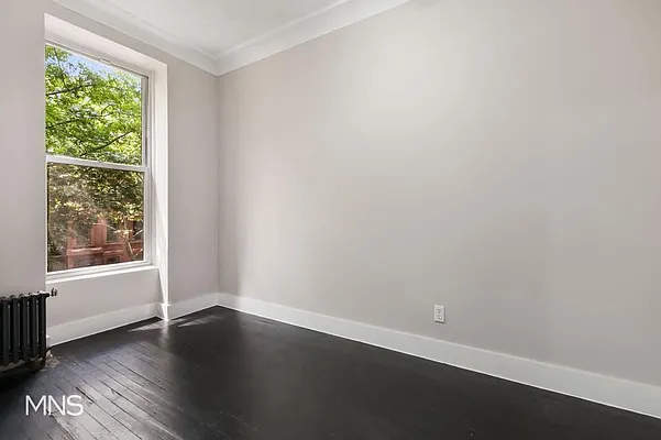 Rented by MNS | media 33