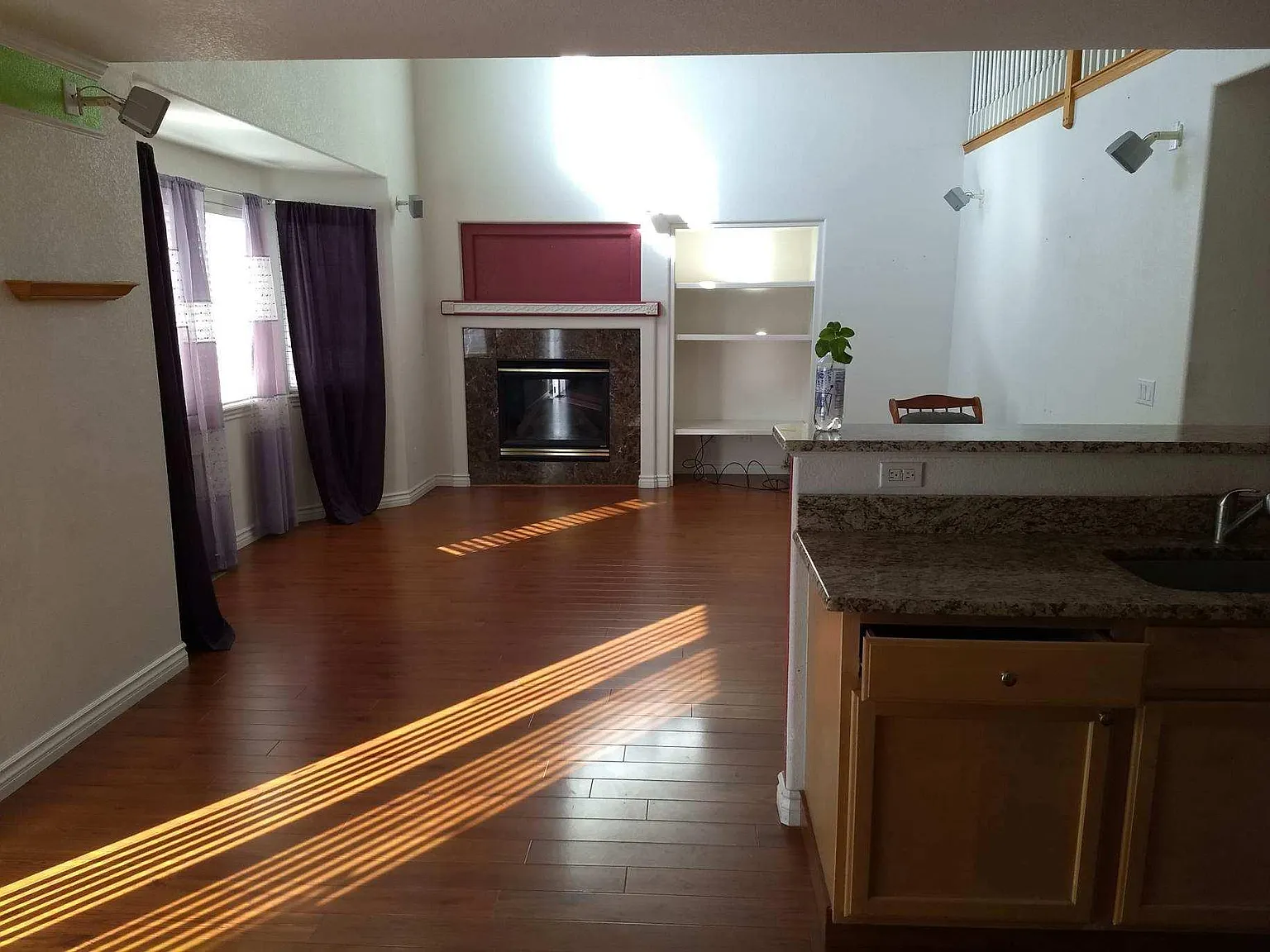 4 bed, 2.5 bath, 3598 sqft, $3,995 — Photo 2