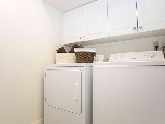 3rd image of 4890 Diane Ave #H-123