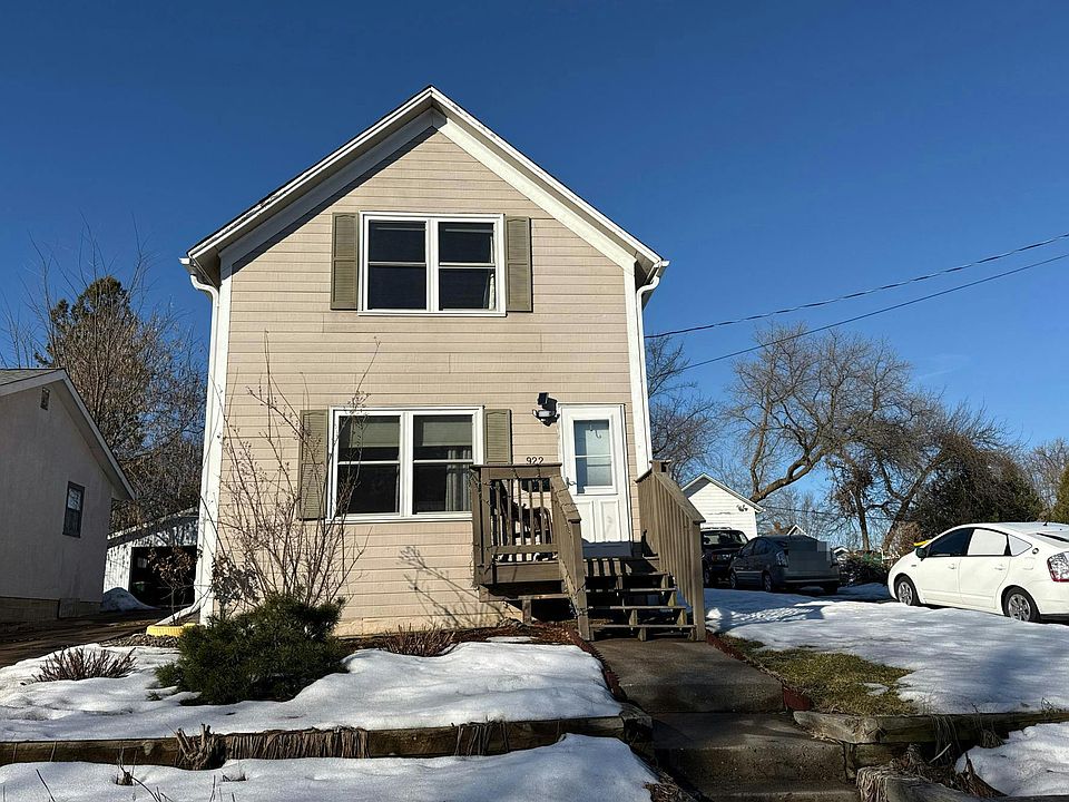 1st image of 922 6th St S