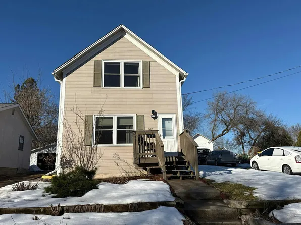922 6th St S, Stillwater, MN 55082