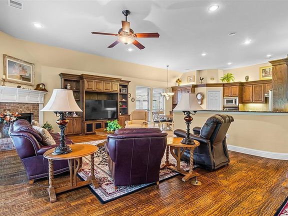 5th image of 2205 New College Ln