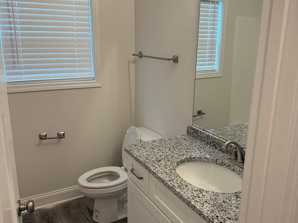 1st image of 2736 Cedrus Ave