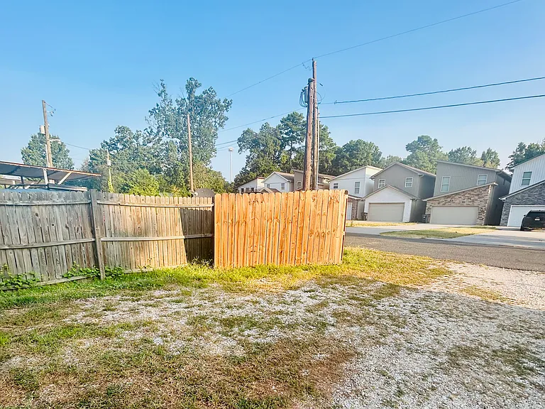 220 Long Beach Dr — Photo 33