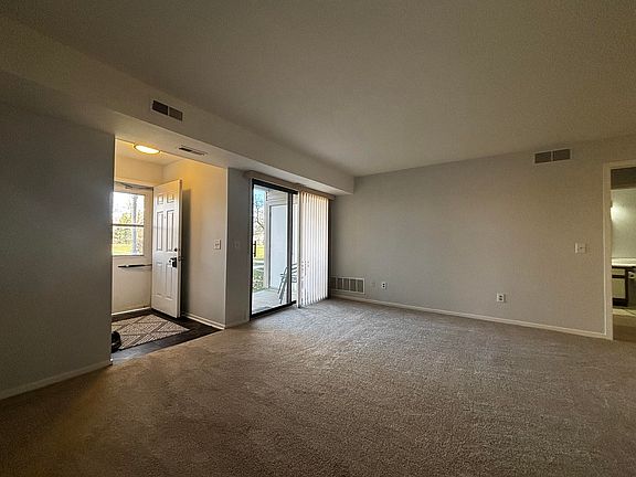 5th image of 753 Clubhouse Dr