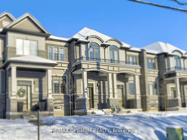 305 Garner Rd W #2, Hamilton, ON L9G 3K9