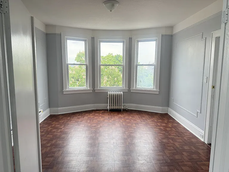 52 William St #3 — Photo 3