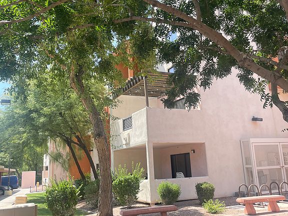 2nd image of 1005 E 8th St Unit 3018