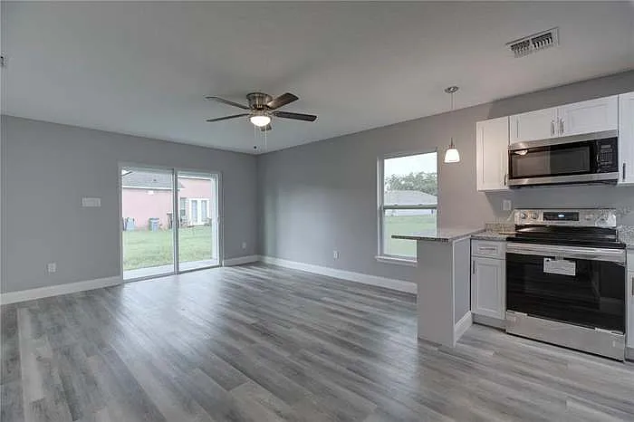 304 Corsica Ct #B — Photo 3