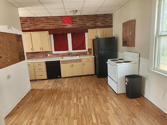 4th image of 600 Pine St