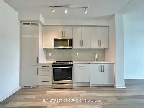 5180 Yonge St Photo 1
