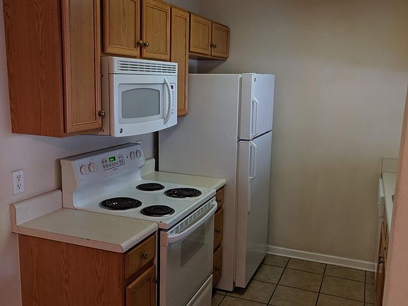 3rd image of 2738 W Tharpe St #2500