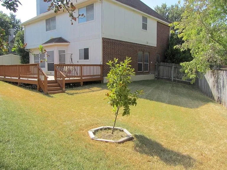 1815 Hickory Ridge Cv — Photo 27