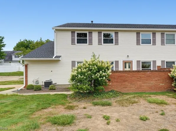 58 New Castle Ln, Mentor, OH 44060