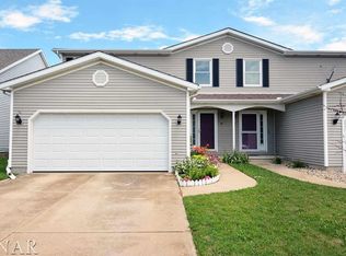 42 Rounds Rd, Bloomington, IL 61704