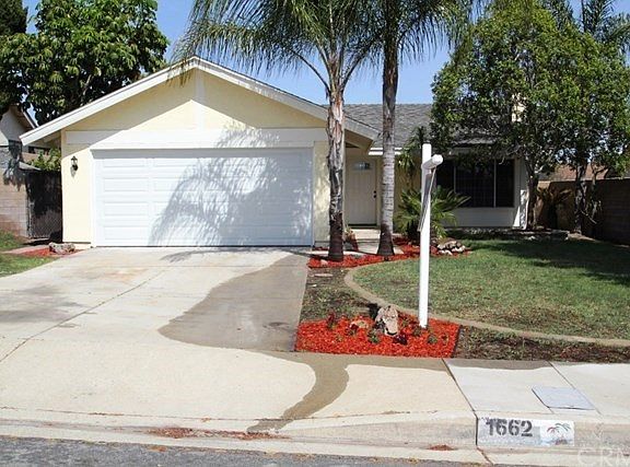 2nd image of 1662 La Paz Ave