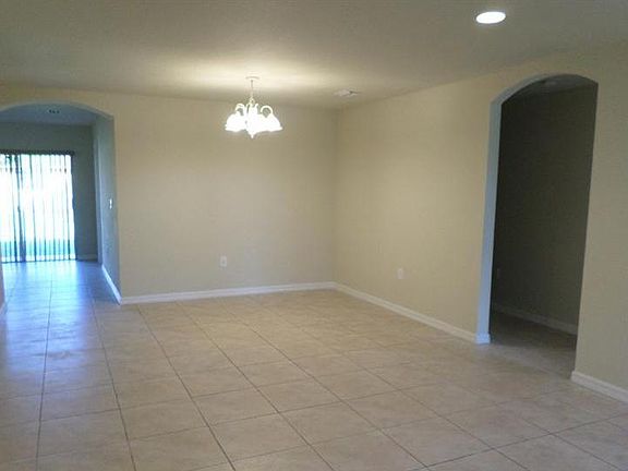 3rd image of 20164 NW 37th Pl