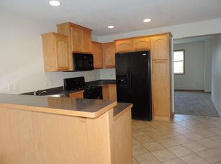 10727 Centerpoint Dr, Chisago City, MN 55013