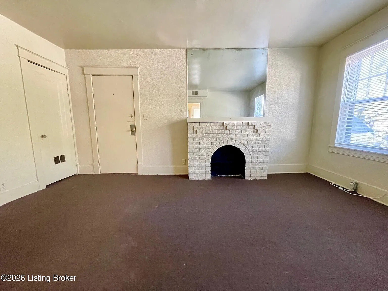 2 bed, 1.0 bath, 750 sqft, $595 — Photo 2