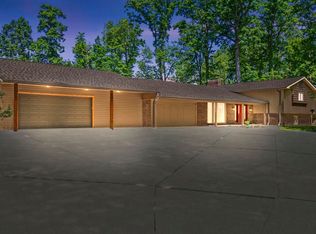 2610 Covington Club Ct, Fort Wayne, IN 46804