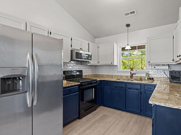 4th image of 109 Teal Lake Dr