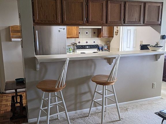 5th image of 10218 Wolfe Manor Ct