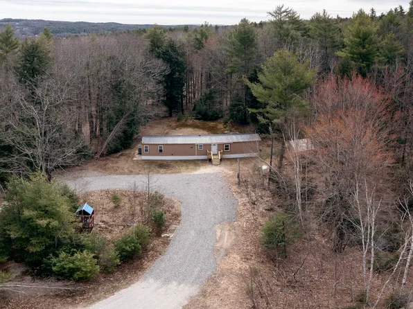 10 Hailys Lane, Oxford, ME 04270