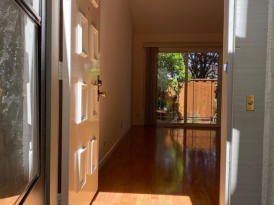 1st image of 20219 Northwest Sq