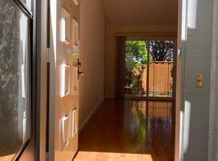 20219 Northwest Sq, Cupertino, CA 95014