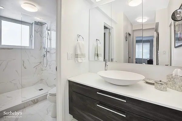 Sold by Sotheby's International Realty | media 11