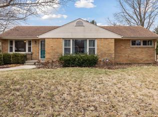 3929 Pinecrest Rd, Rockford, IL 61107