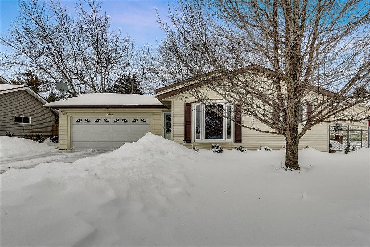 8545 S 15th Ave, Oak Creek, WI 53154 | Zillow