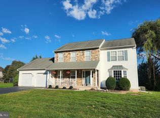 51 Edmonds Dr, Royersford, PA 19468