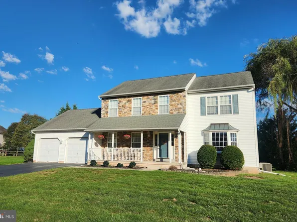 51 Edmonds Dr, Royersford, PA 19468