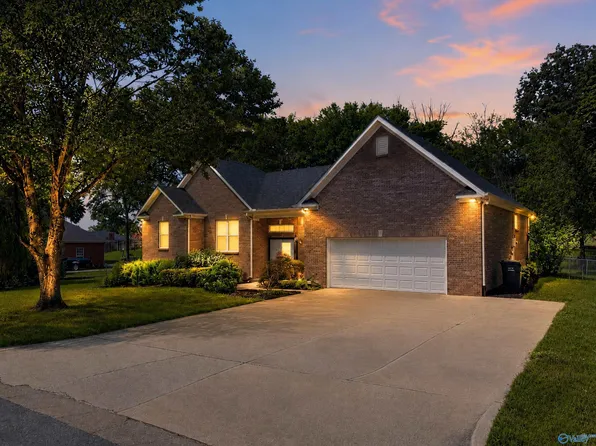 3326 Valley Forge Rd SW, Decatur, AL 35603